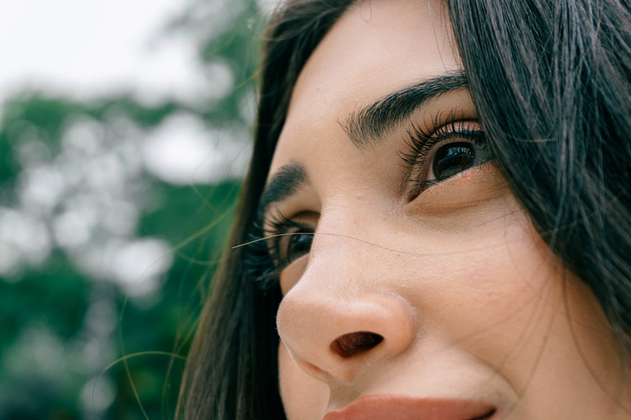 Top 3 Lash Serums for Bald Patches: Cost, Pros & Cons