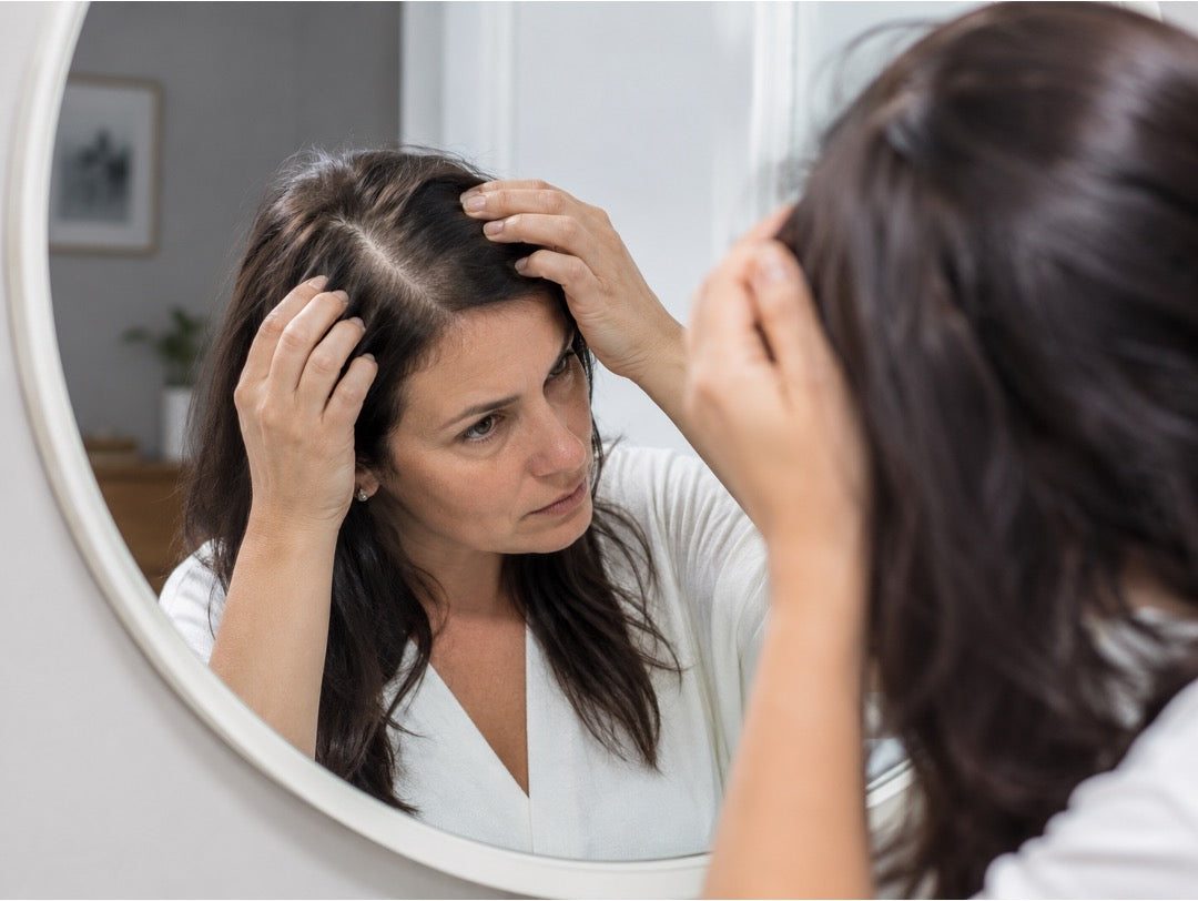 Telogen Effluvium vs Female Pattern Baldness: Differences, Symptoms & Treatment