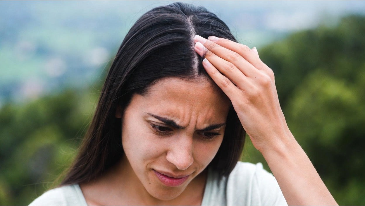 Itchy Scalp in Spring: Causes, Treatment & Prevention