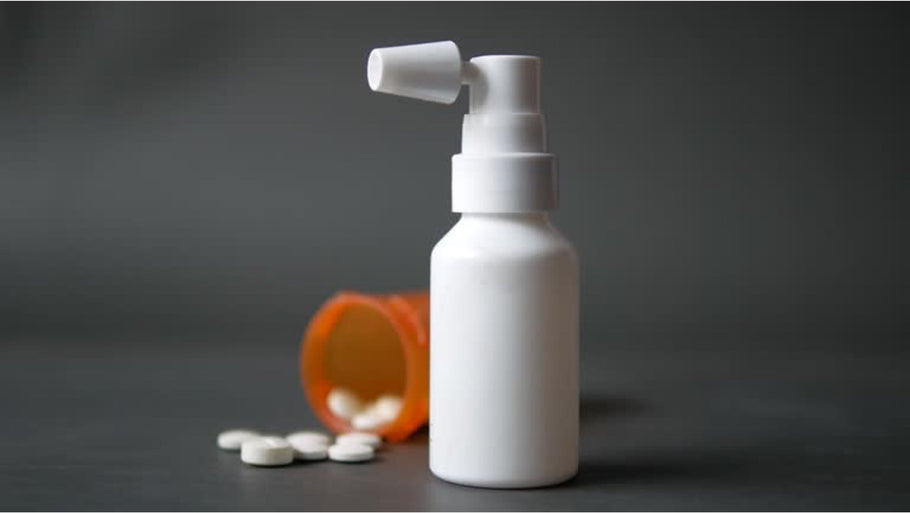 Hair Loss Spray vs Pills: Differences, Side Effects, Before & After