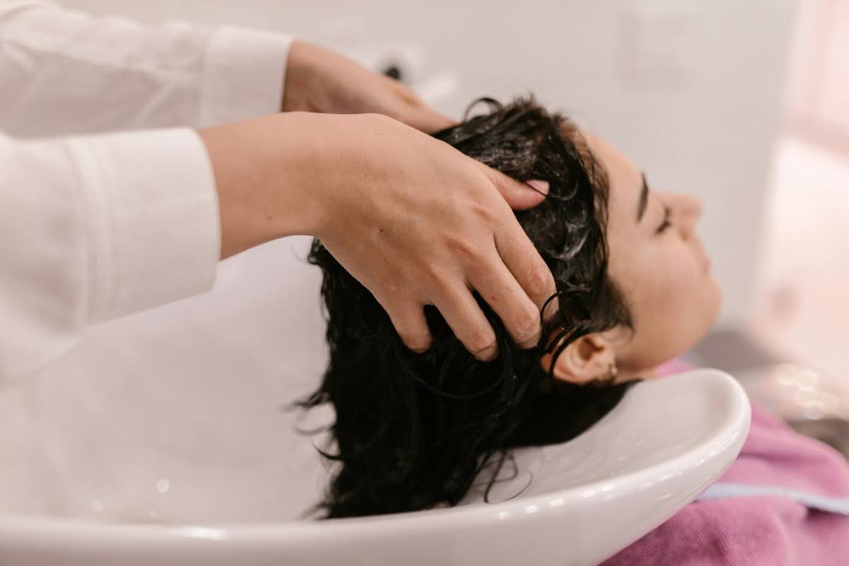 Top 3 Hair Growth Serums for PCOS Hair Loss: Cost, Ingredients & Results
