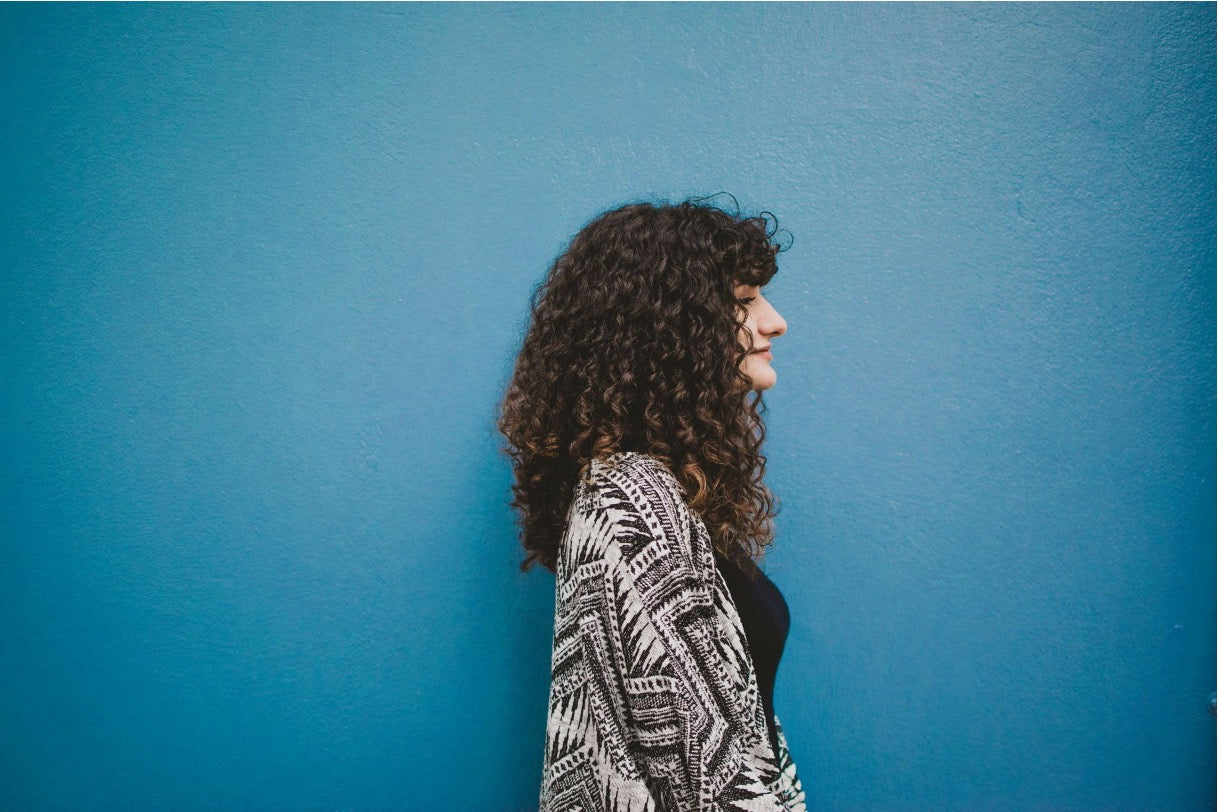 Low Porosity Hair vs High Porosity Hair: Pictures, Differences & Care Tips