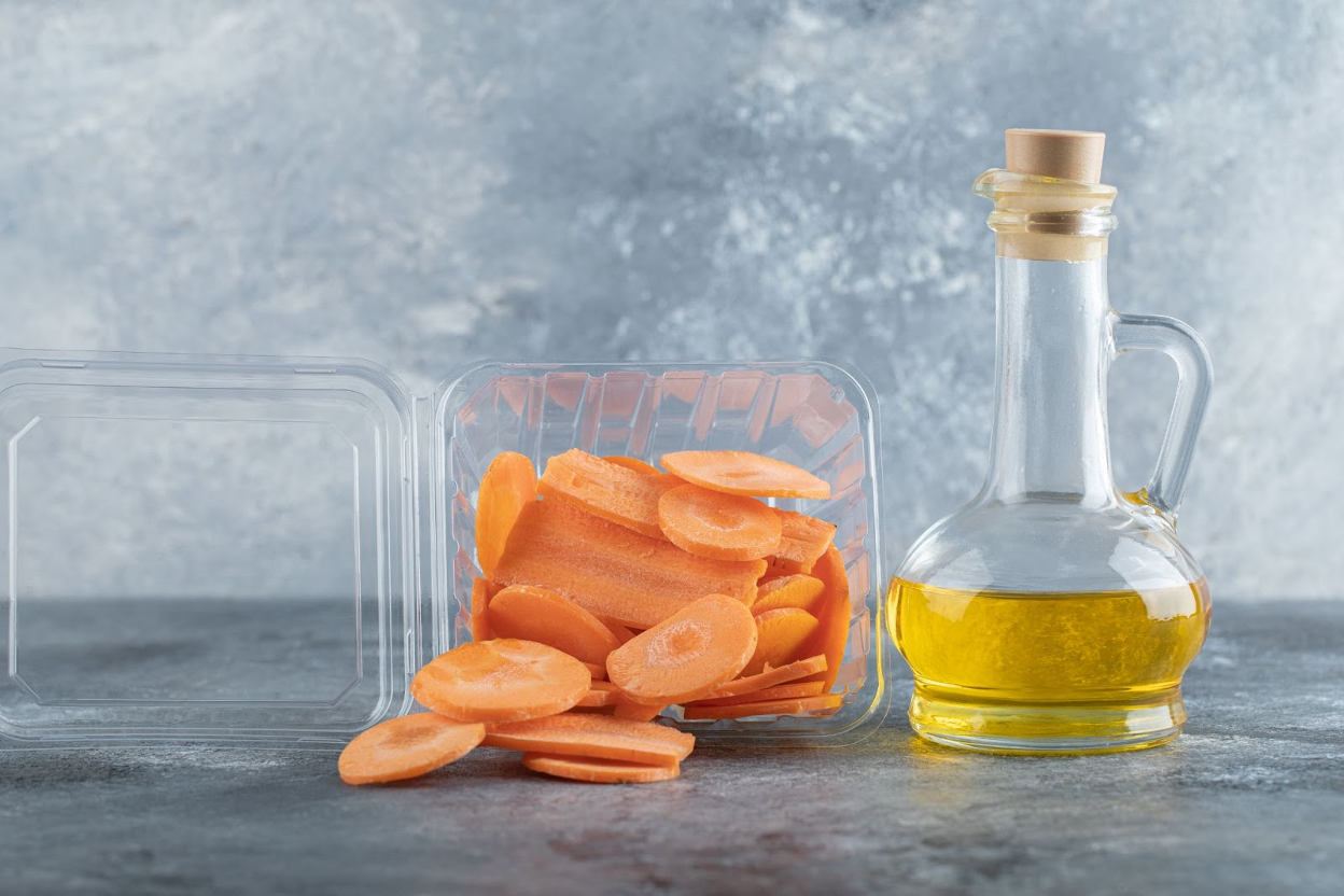 Carrot Oil for Hair Growth: Before & After Results & How to Use It?